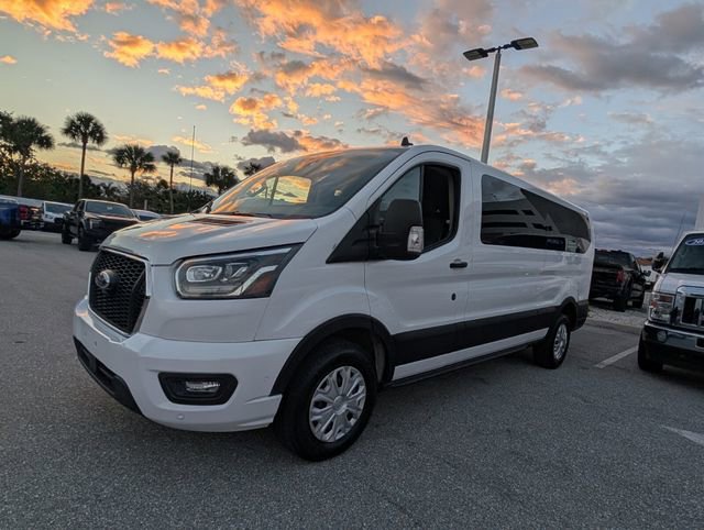 Used 2023 Ford Transit 350 XLT image 3