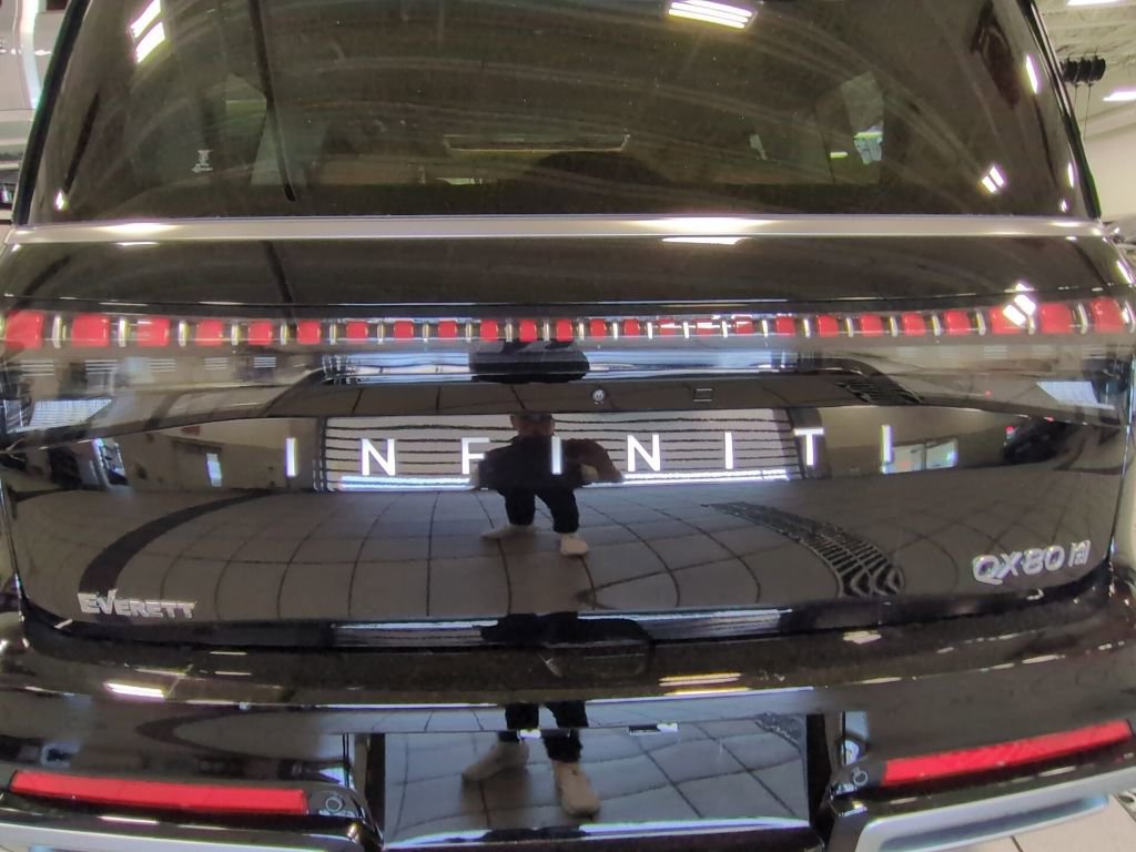 Used 2025 INFINITI QX80 Luxe w/ Cargo Package image 32