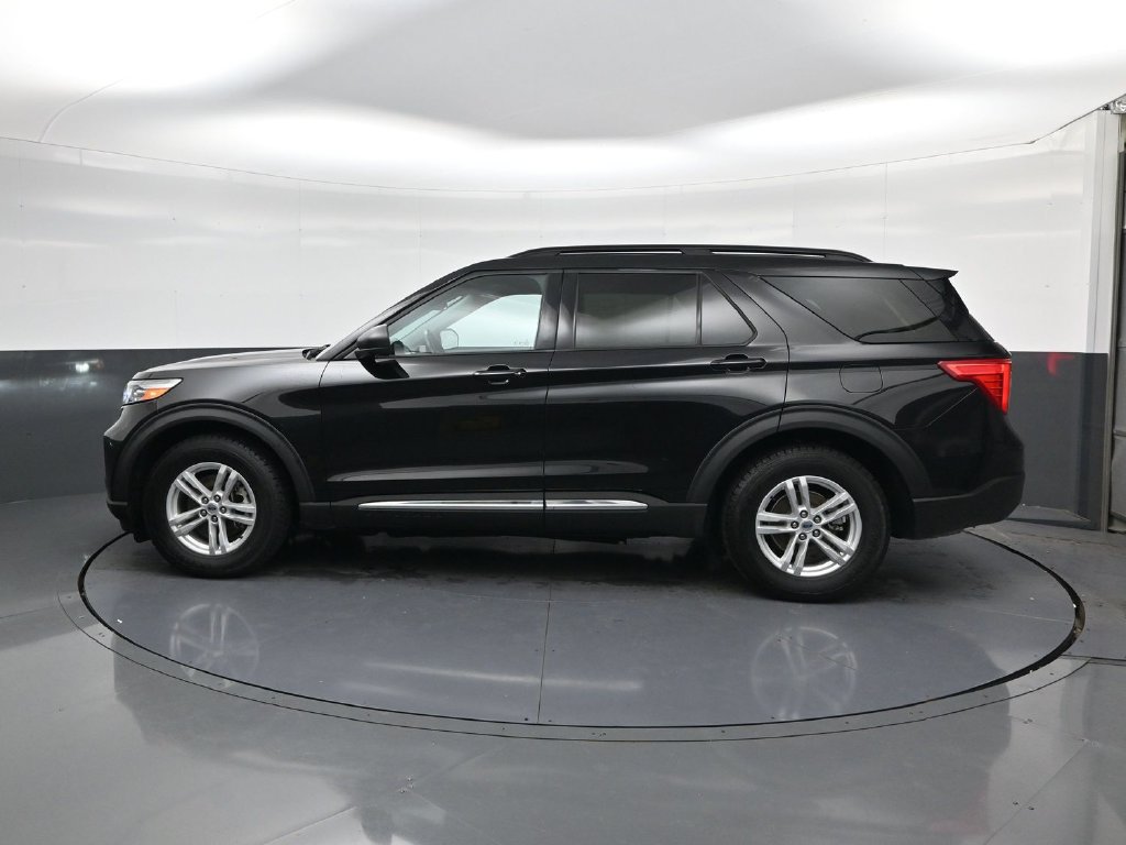 Used 2024 Ford Explorer XLT w/ Equipment Group 202A RWD image 5