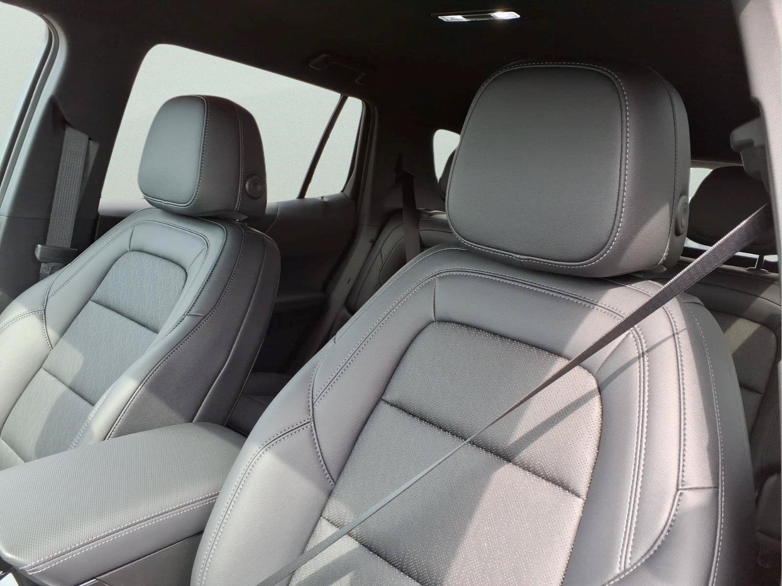 New 2026 Chevrolet Equinox LT w/ Convenience Package II FWD image 15