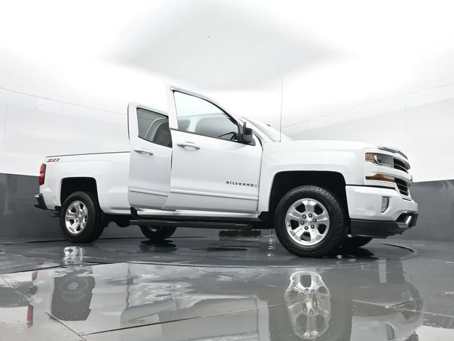 Used 2018 Chevrolet Silverado 1500 LT w/ All Star Edition AWD/4WD image 31