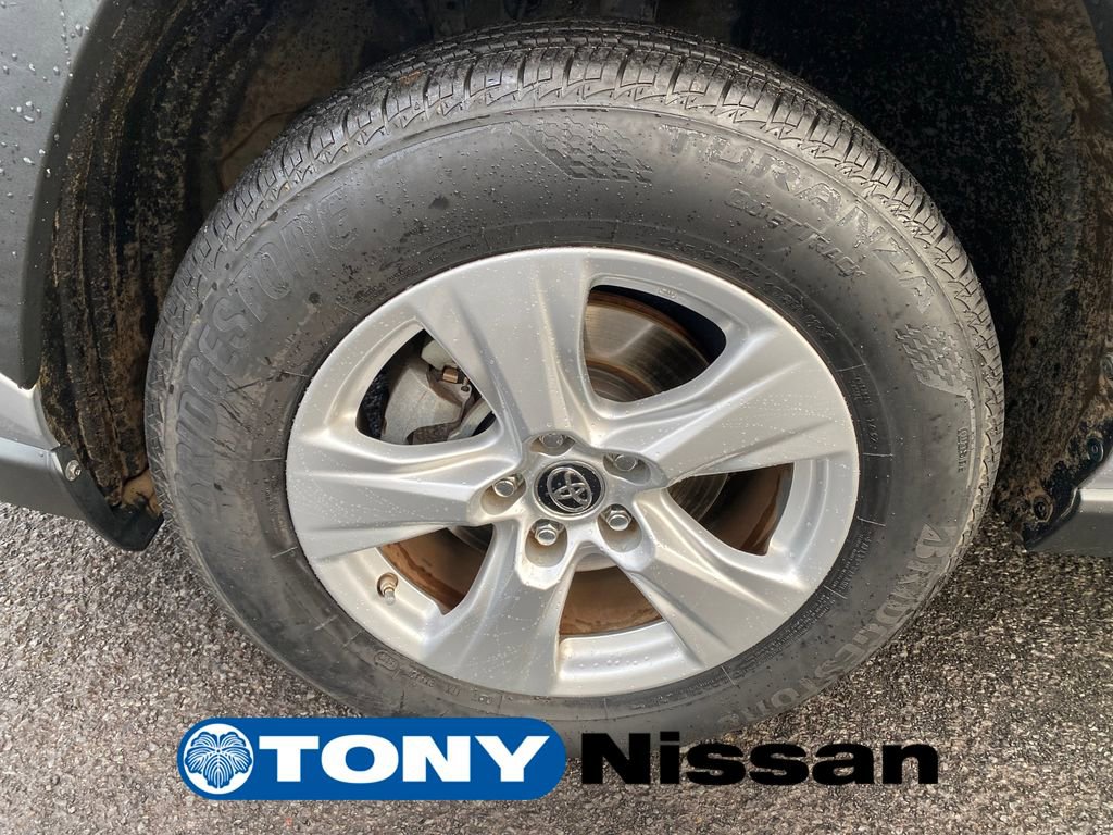 Used 2019 Toyota RAV4 LE image 27