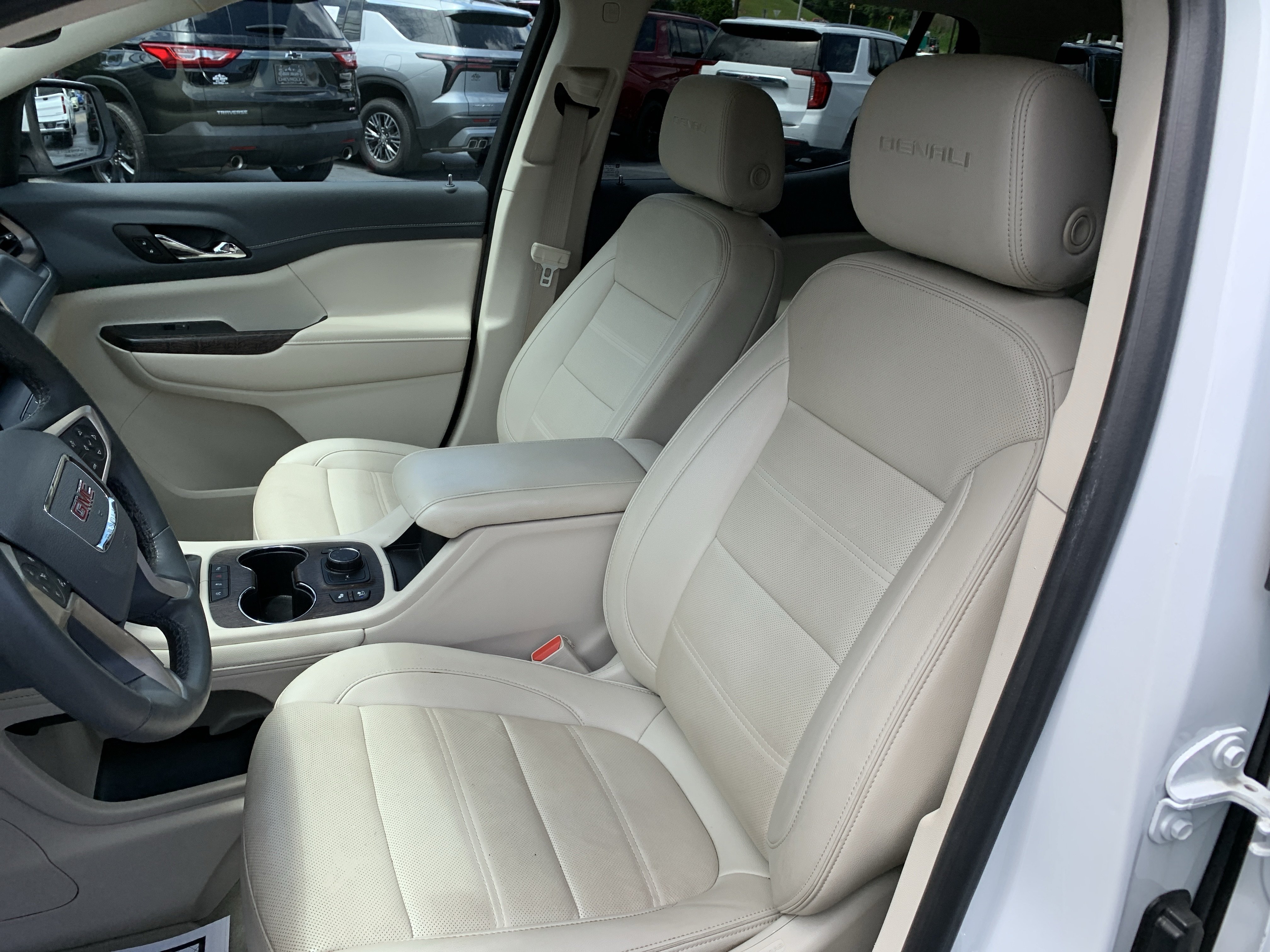Used 2023 GMC Acadia Denali AWD/4WD image 21