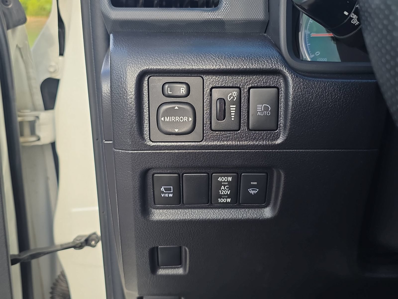 Used 2023 Toyota 4Runner Limited AWD/4WD image 23