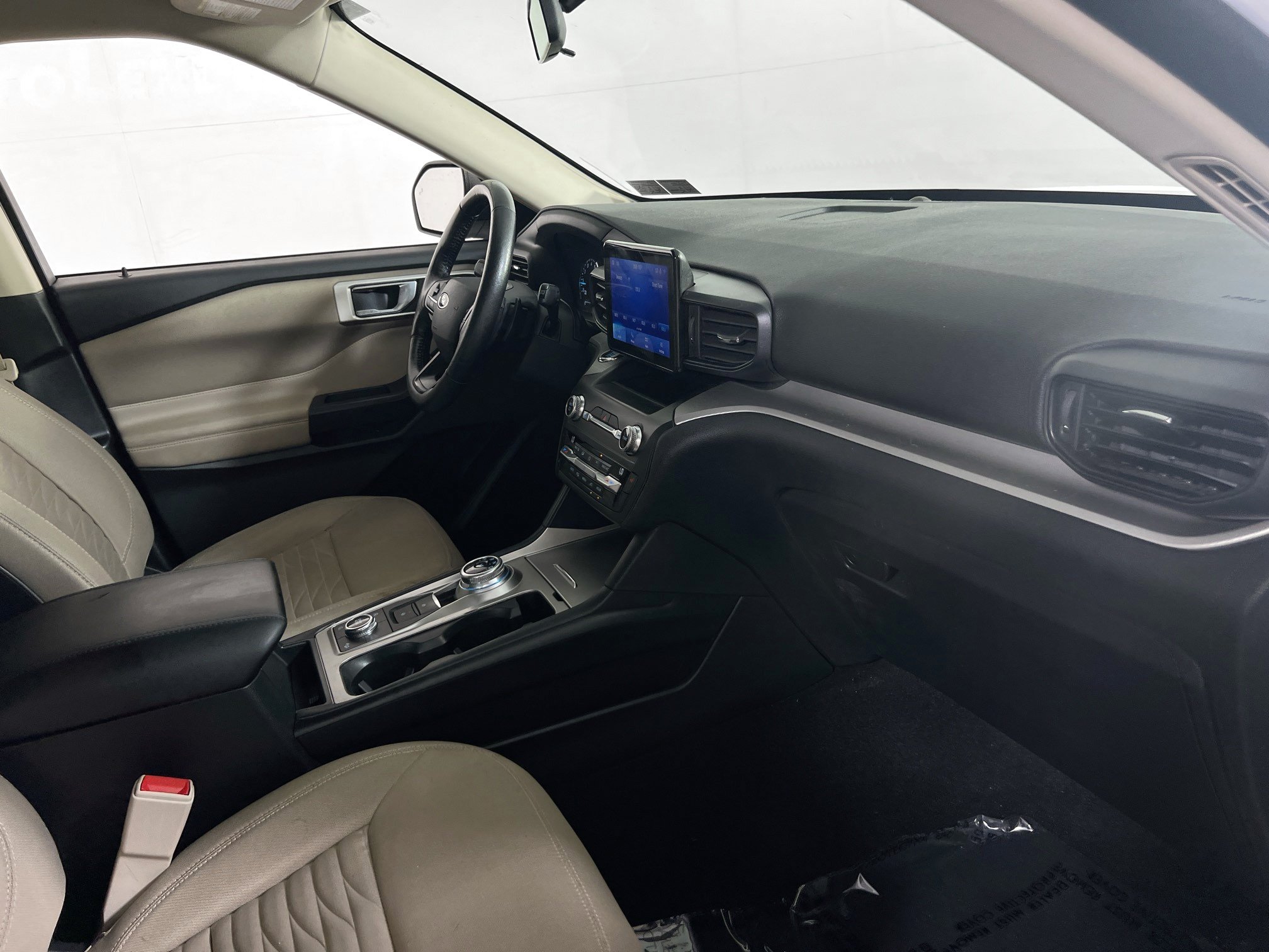 Used 2020 Ford Explorer XLT w/ Comfort Package AWD/4WD image 29