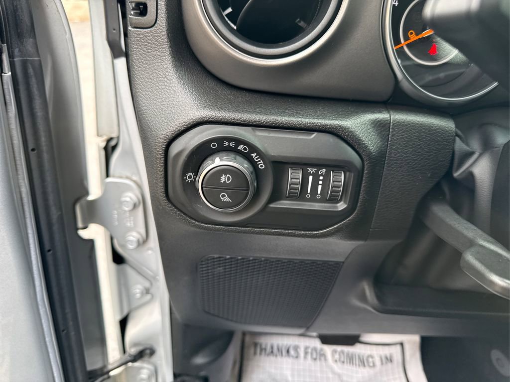 Used 2022 Jeep Gladiator Willys image 24