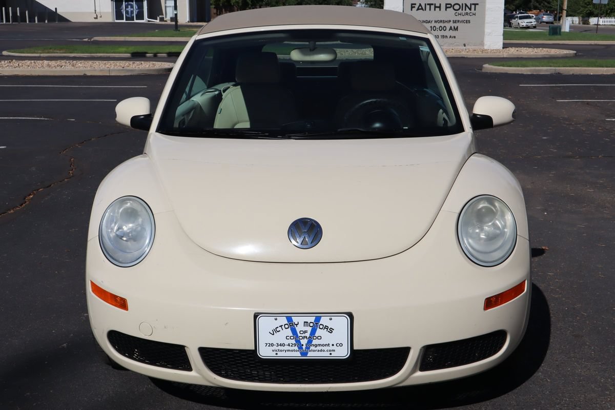 Used 2008 Volkswagen Beetle SE FWD image 25