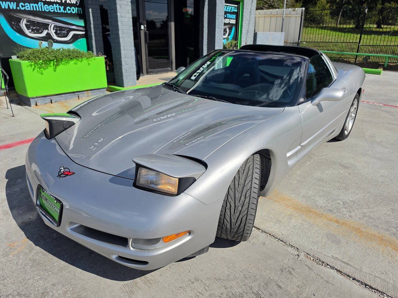 Used 2004 Chevrolet Corvette Coupe w/ Preferred Equipment Group RWD image 49