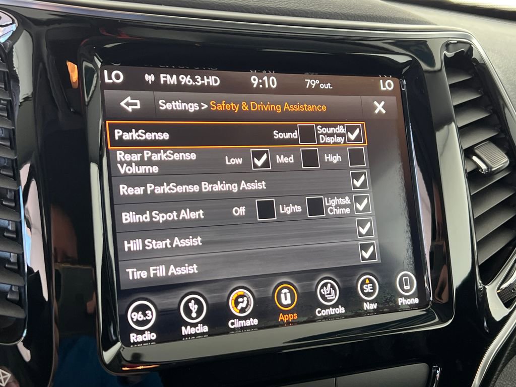 Used 2019 Jeep Cherokee Limited FWD image 40