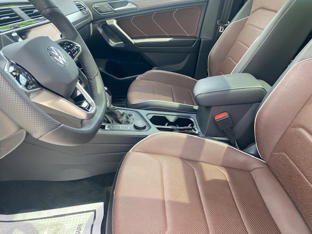 Used 2022 Volkswagen Tiguan SEL R-Line AWD/4WD image 8
