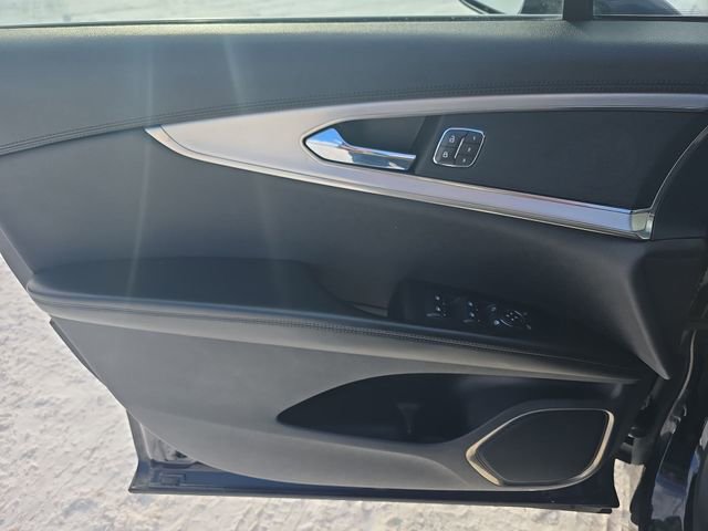 Used 2019 Lincoln Nautilus Premier AWD/4WD image 13