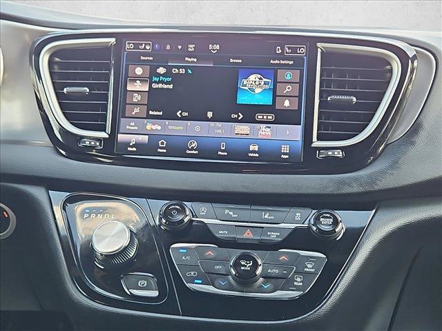Used 2025 Chrysler Pacifica Select FWD image 18