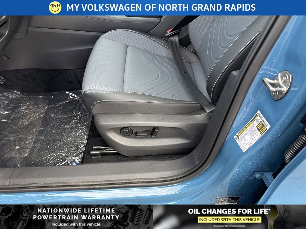 New 2026 Volkswagen Tiguan SE image 16