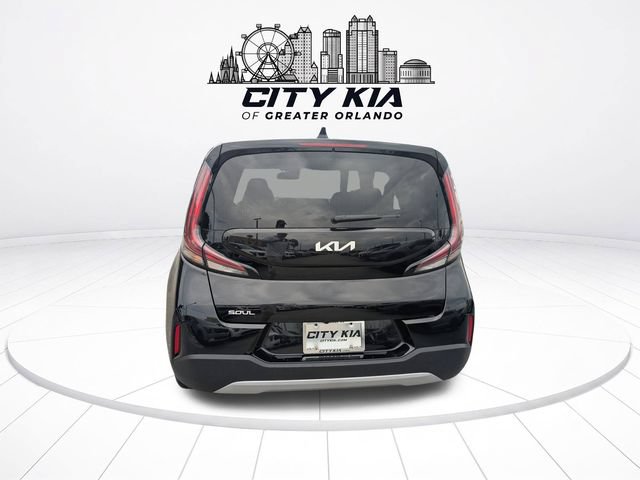 Certified 2025 Kia Soul LX w/ LX Technology Package FWD image 5