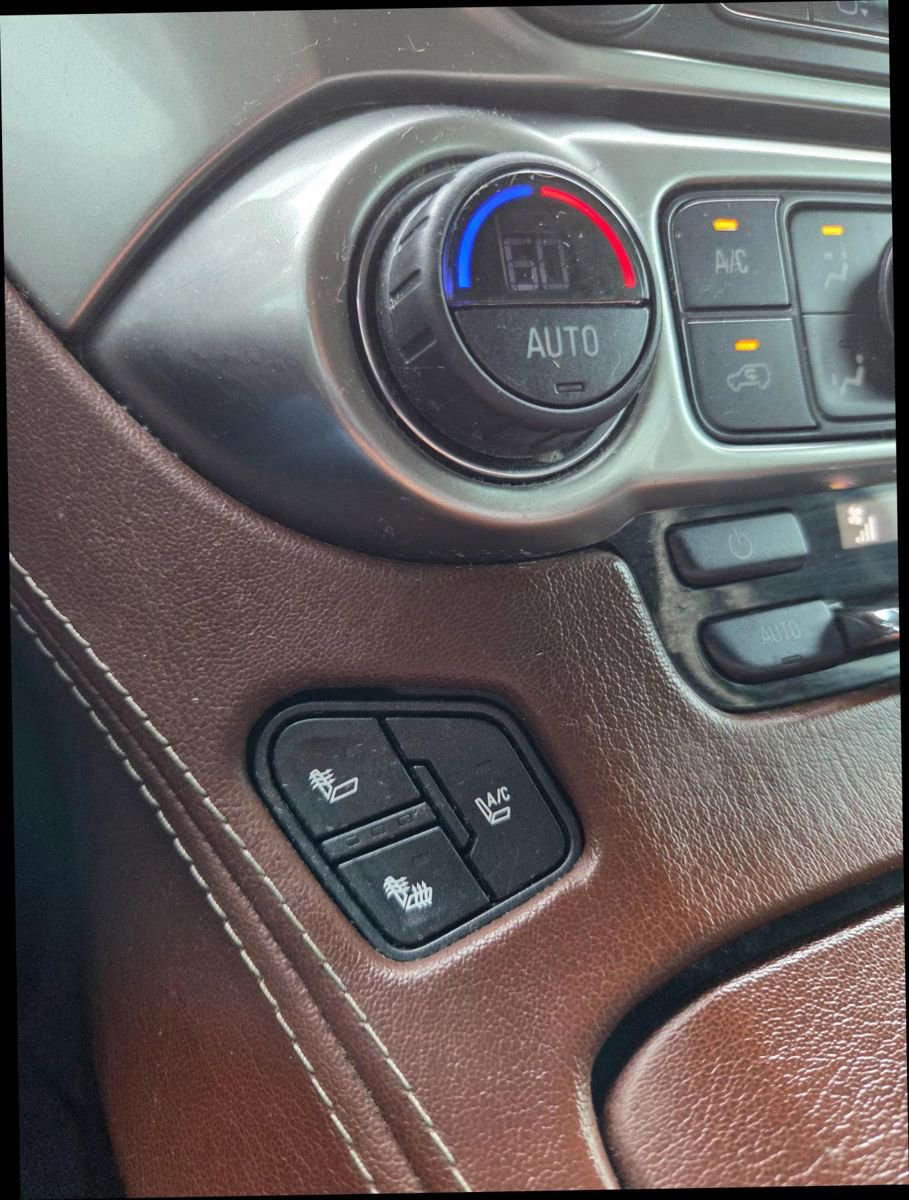 Used 2015 Chevrolet Tahoe LTZ AWD/4WD image 21