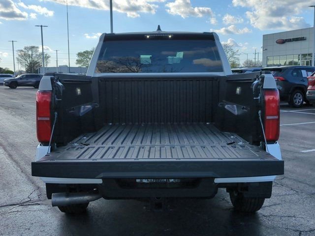Certified 2025 Toyota Tacoma SR5 AWD/4WD image 16