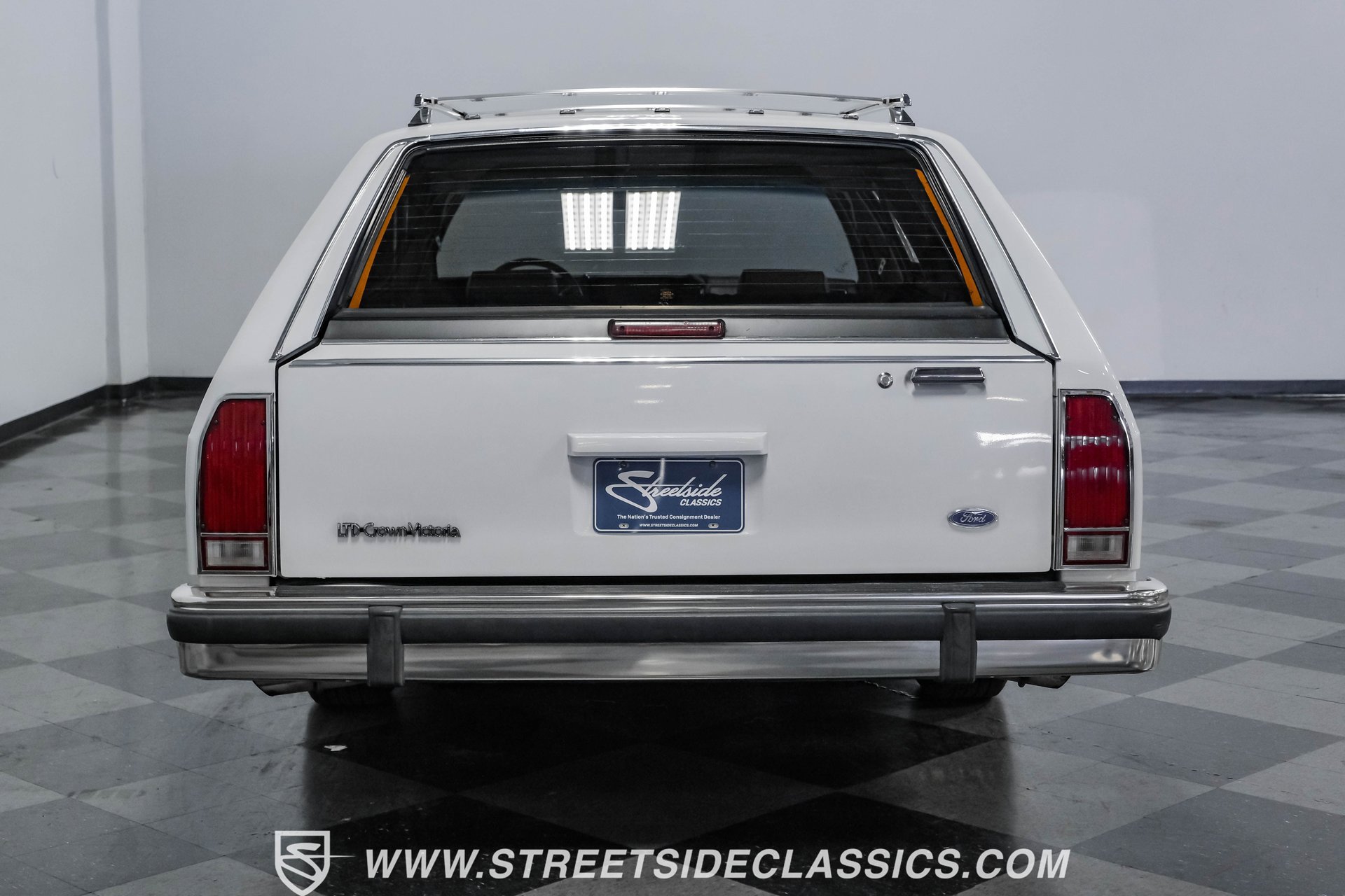 Used 1990 Ford LTD Crown Victoria RWD image 12