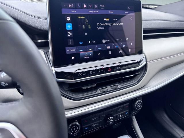 Used 2025 Jeep Compass Limited image 21