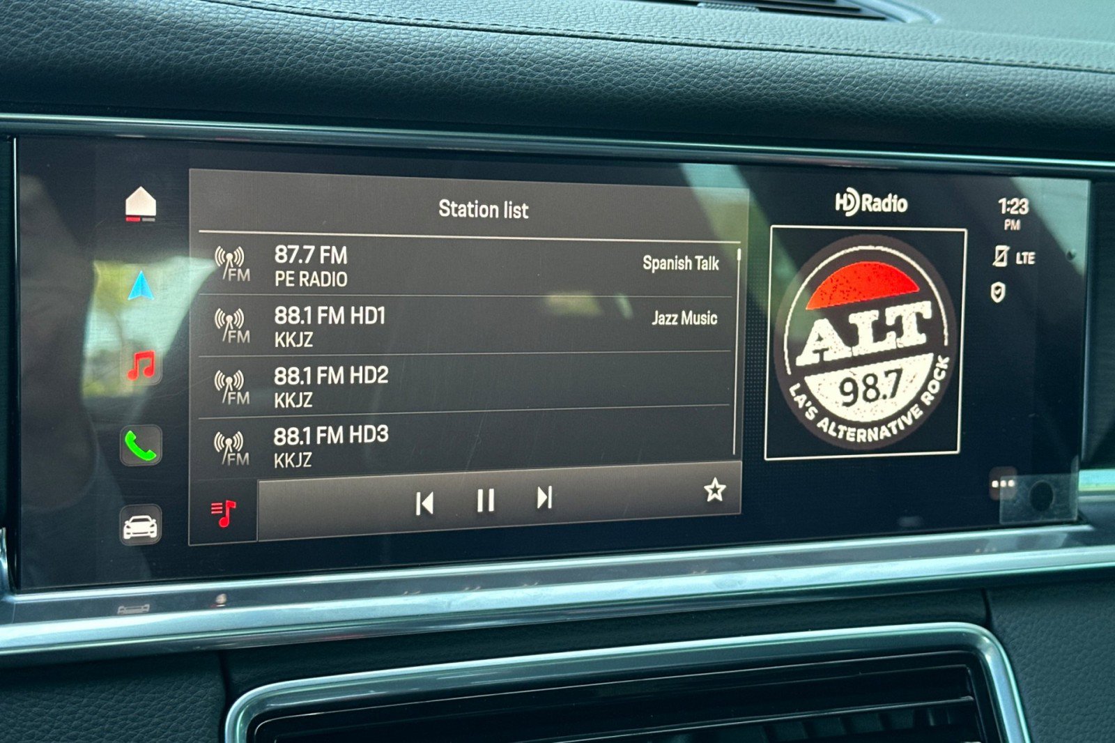 Certified 2023 Porsche Panamera Platinum Edition image 18