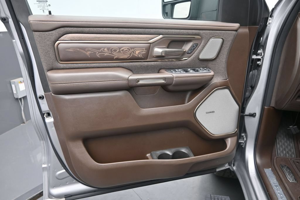 Used 2025 RAM 1500 Limited AWD/4WD image 12