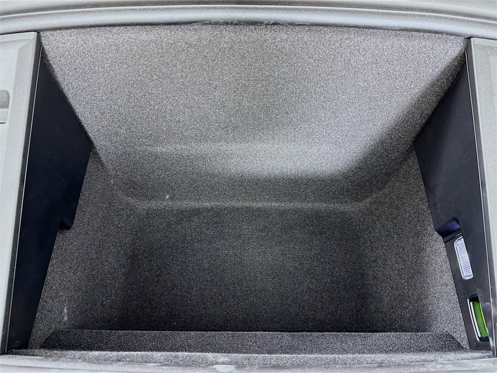 Certified 2024 Porsche Taycan image 31