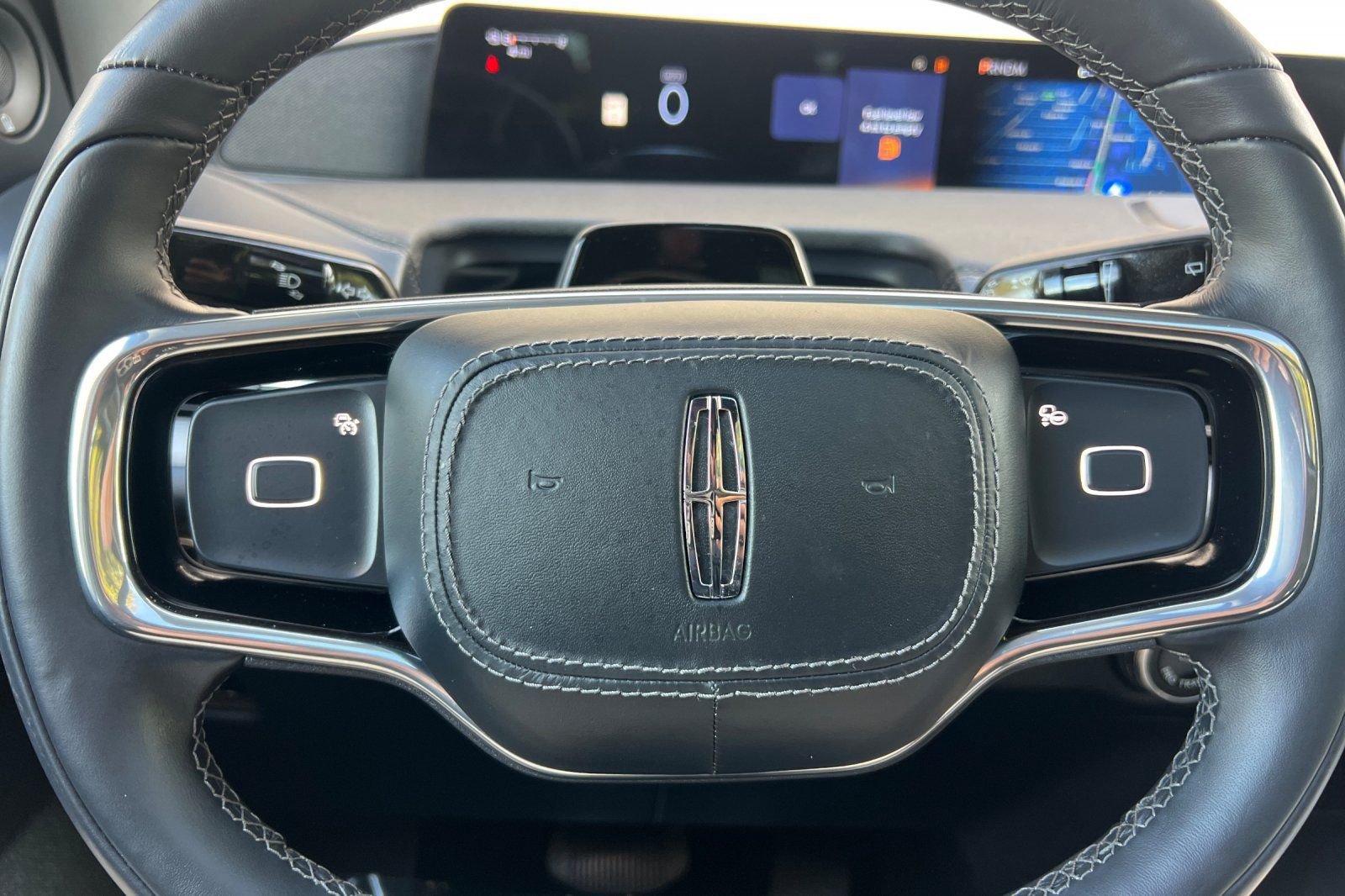 Used 2025 Lincoln Navigator L Reserve image 25