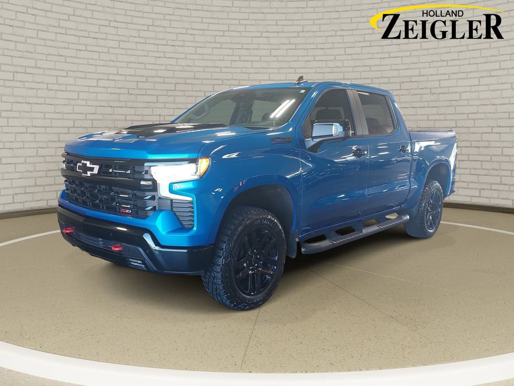 Used 2024 Chevrolet Silverado 1500 LT Trail Boss w/ LT Trail Boss Premium Package AWD/4WD image 1