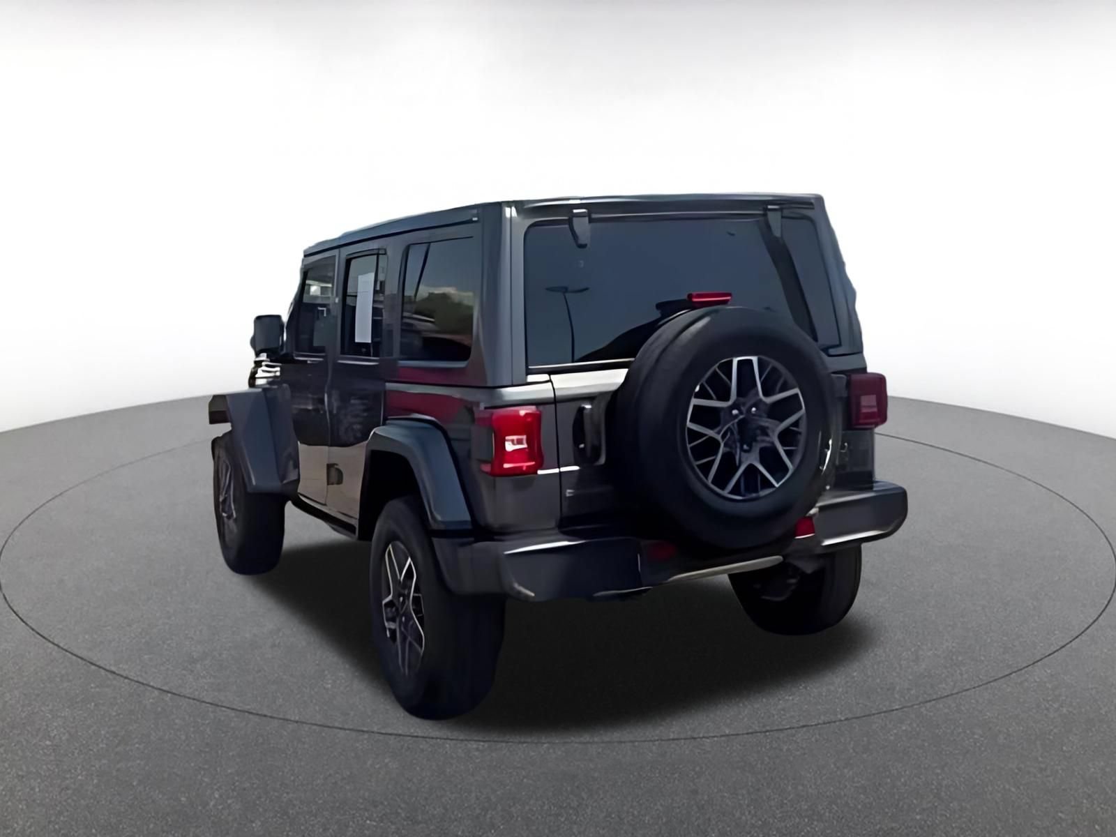 Used 2025 Jeep Wrangler Unlimited Sahara AWD/4WD image 16