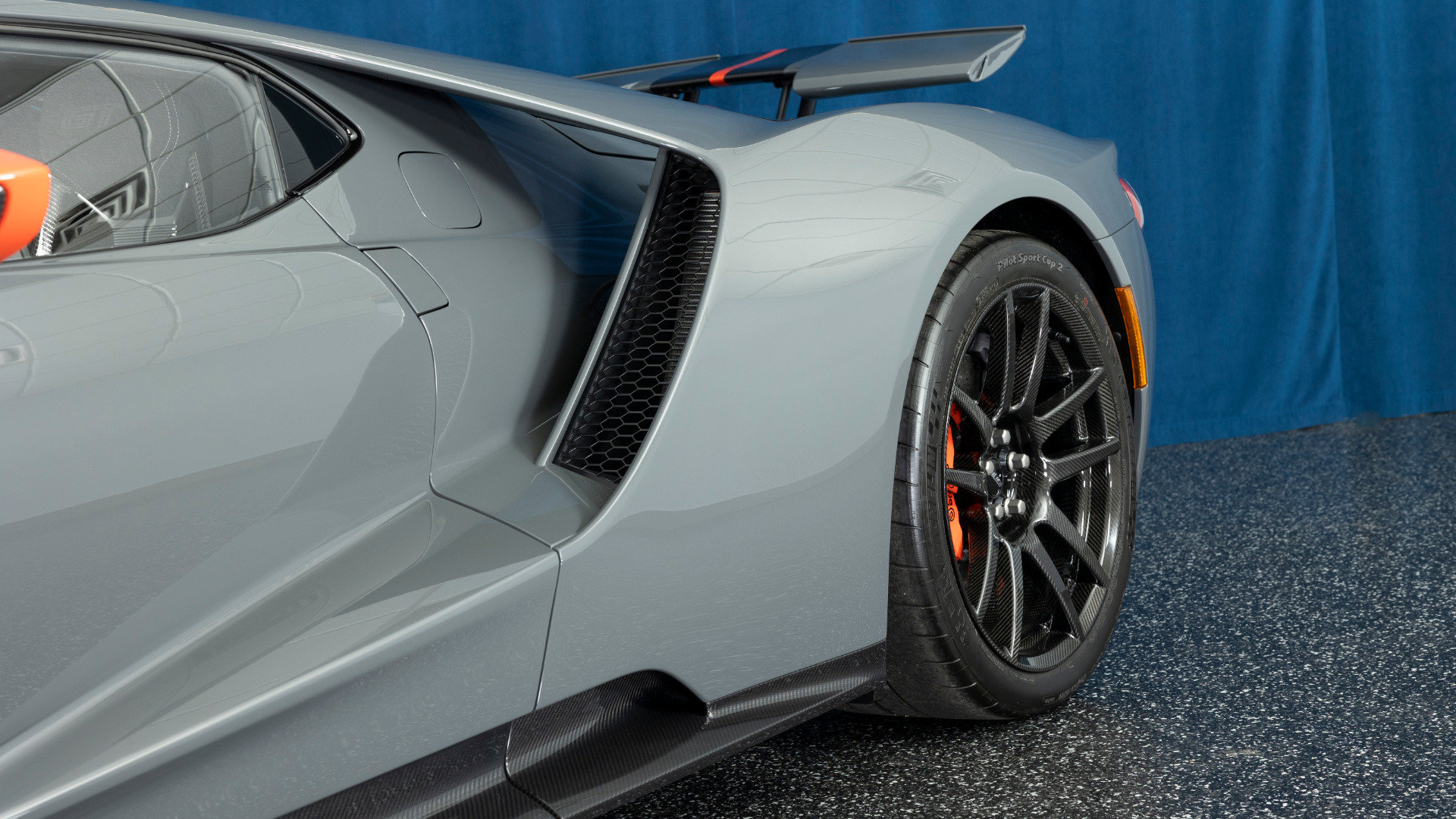 Used 2020 Ford GT Carbon Series RWD image 26