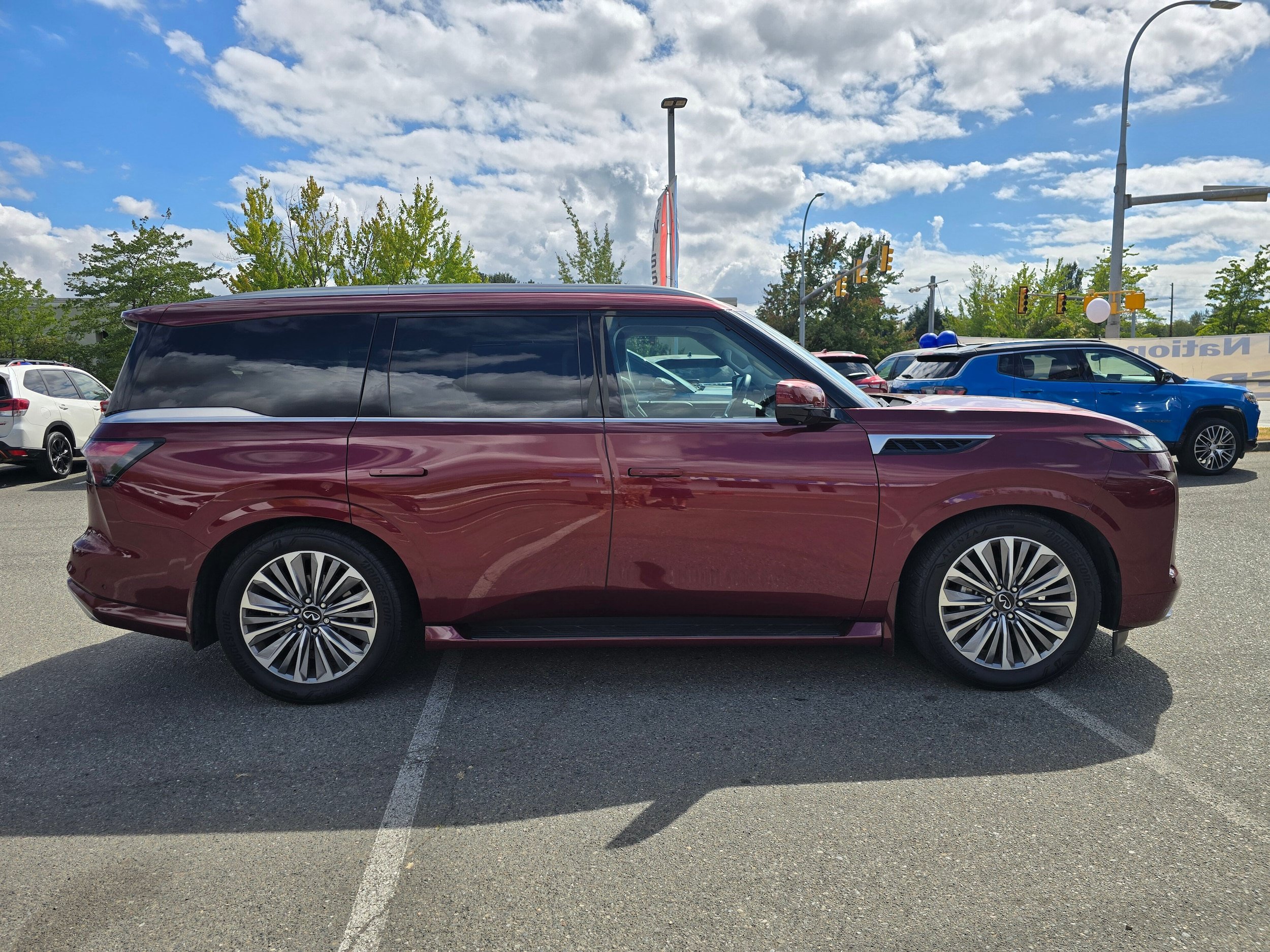 Used 2025 INFINITI QX80 Luxe AWD/4WD image 6