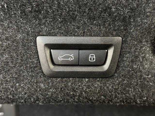 Used 2026 BMW M4 Competition image 25