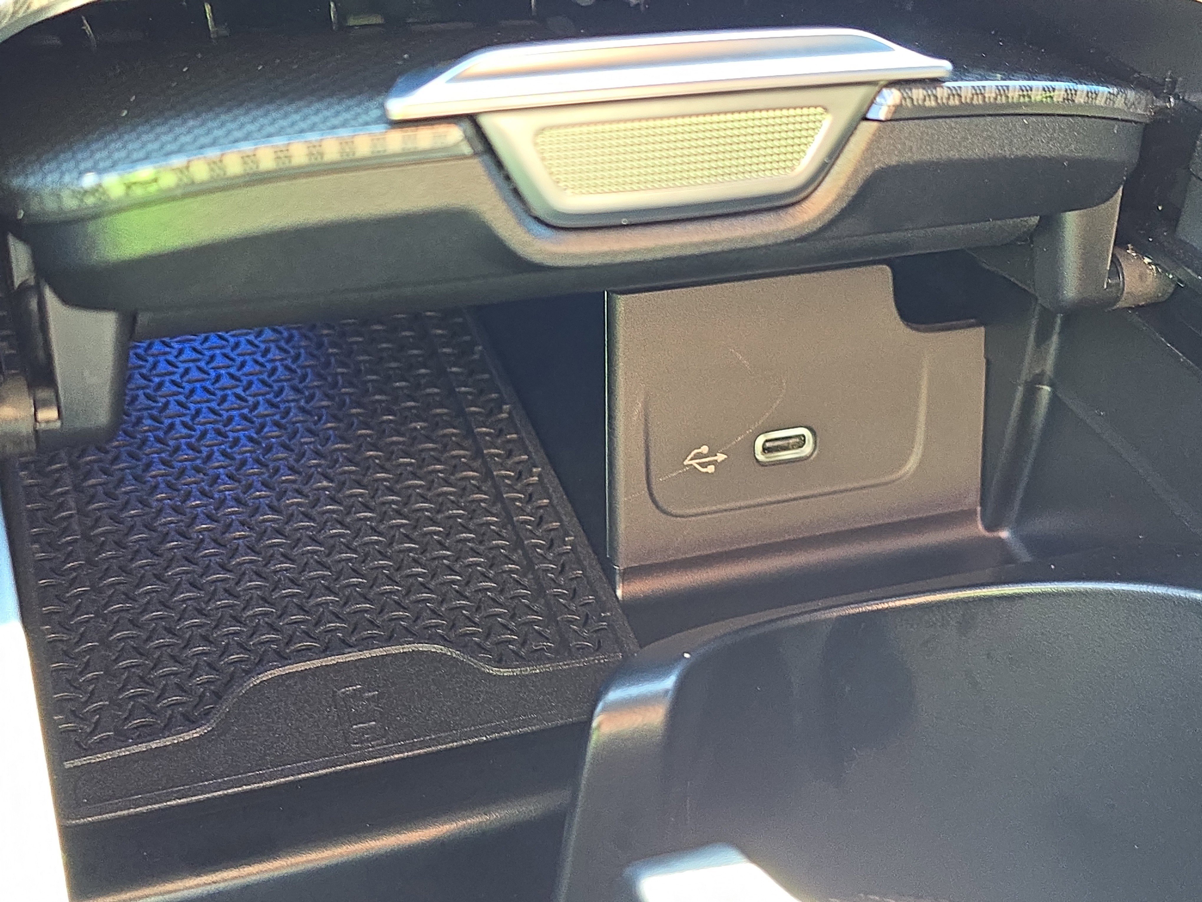 Used 2024 Mercedes-Benz C 43 AMG 4MATIC Sedan image 32