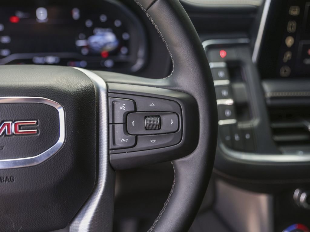 Used 2023 GMC Yukon SLT w/ SLT Luxury Package image 22