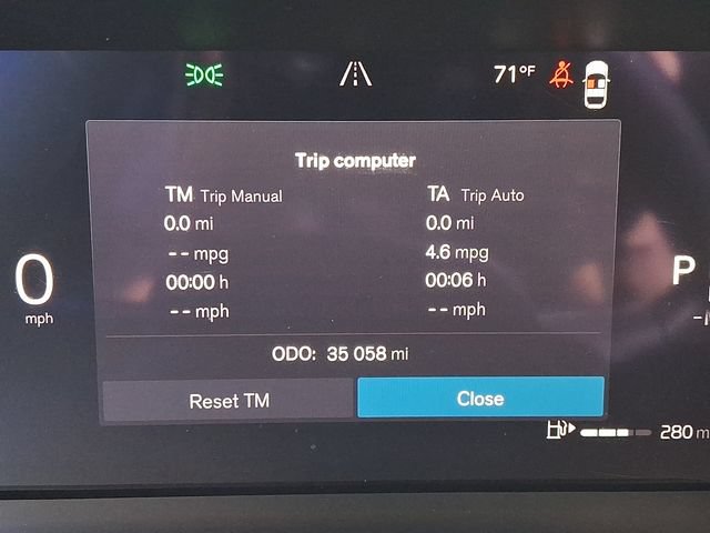Certified 2024 Volvo XC40 B5 Ultimate w/ Protection Package Premier AWD/4WD image 22