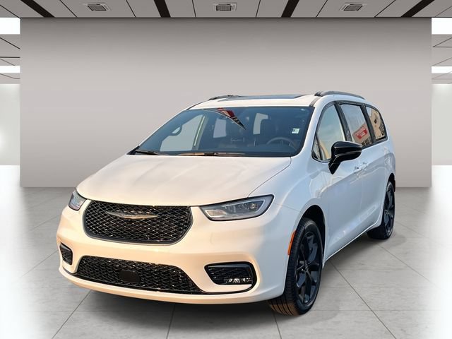 New 2026 Chrysler Pacifica Limited w/ S Appearance Package AWD/4WD image 8