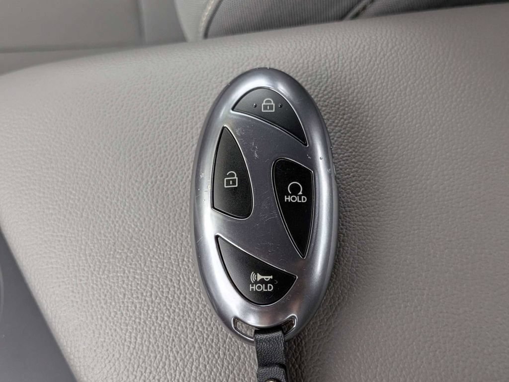 Used 2025 Hyundai Elantra Sport FWD image 26