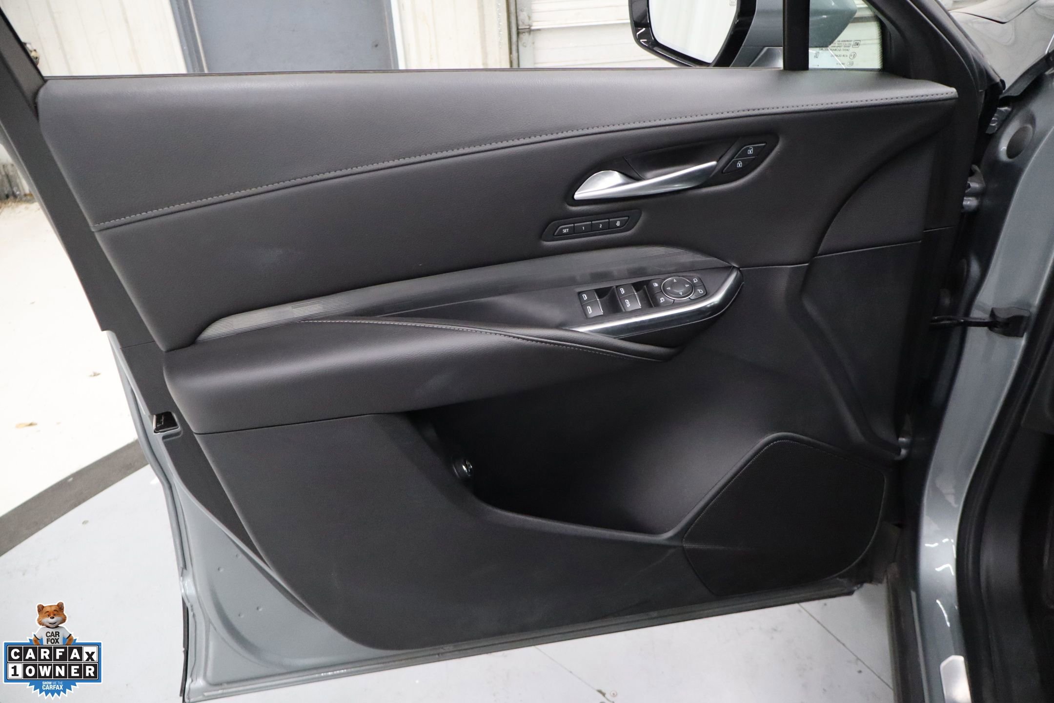 Used 2025 Cadillac XT4 Premium Luxury FWD image 11