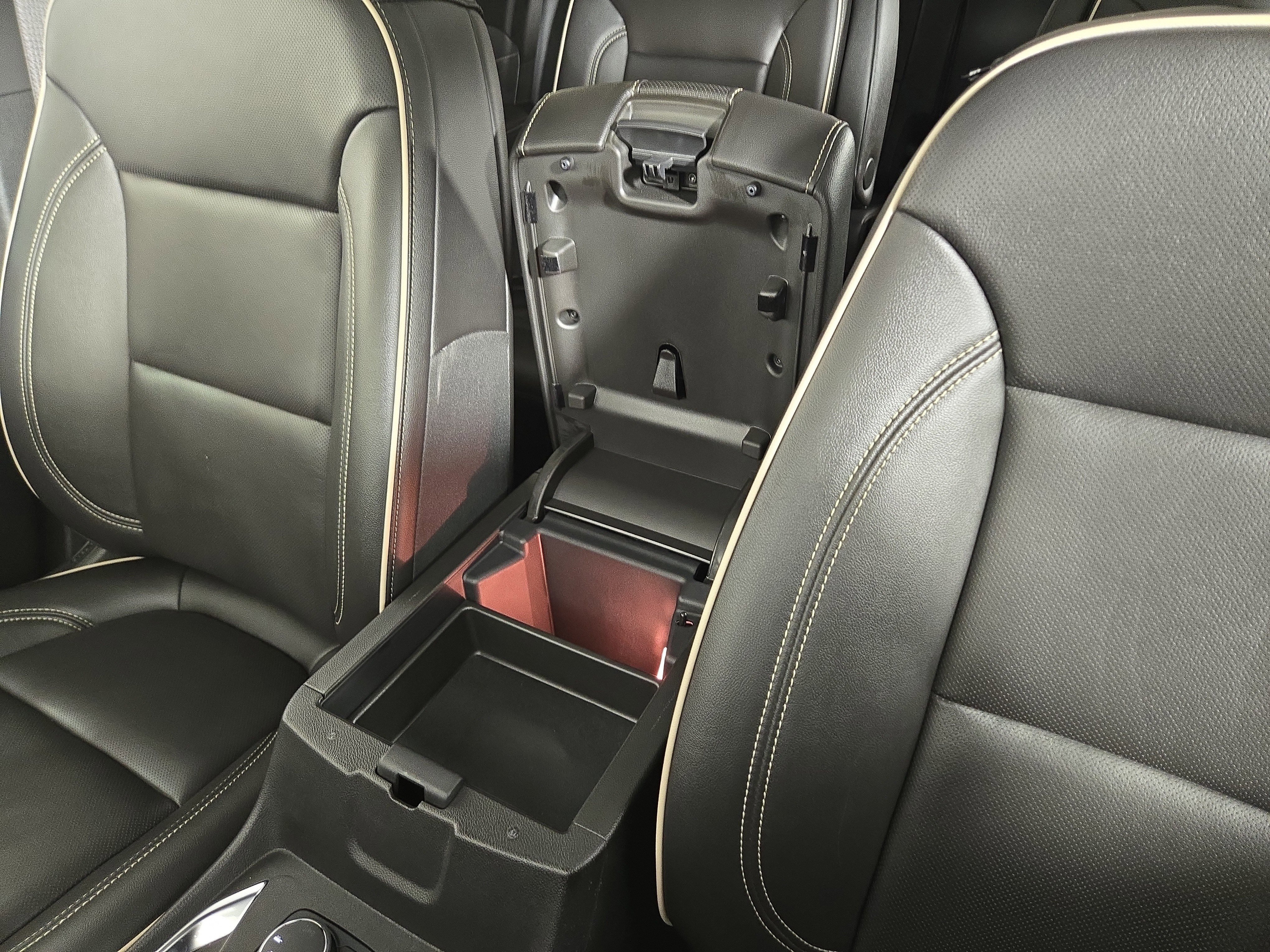 Certified 2024 Chevrolet Traverse Premier w/ Redline Edition image 29