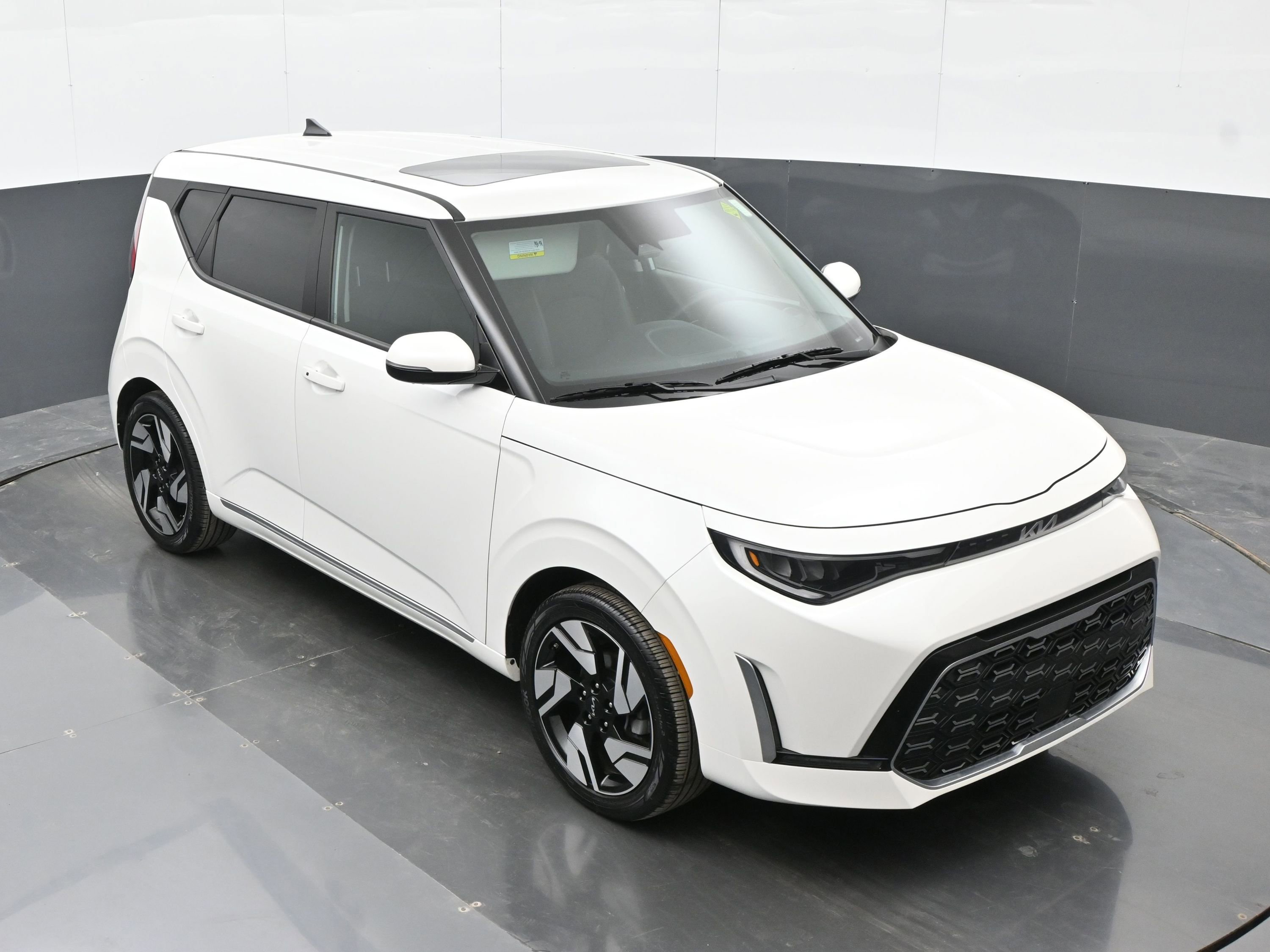 Used 2025 Kia Soul GT-Line w/ GT-Line Technology Package image 18