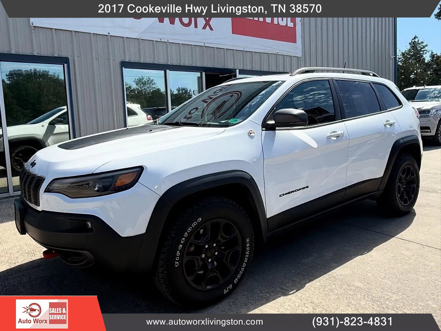 Used 2019 Jeep Cherokee Trailhawk w/ Comfort/Convenience Group image 1