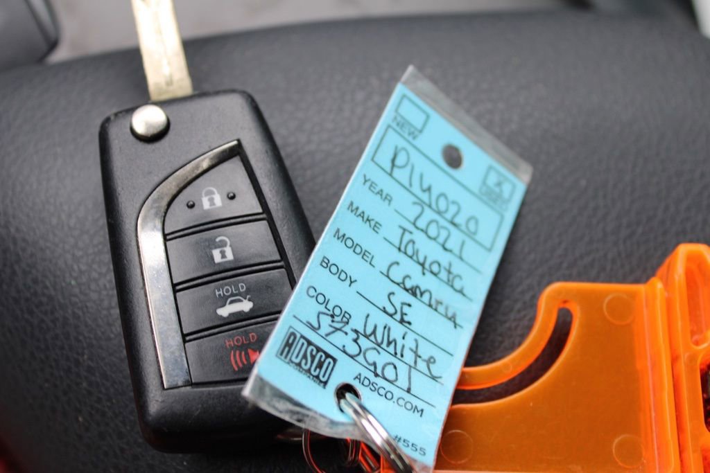 Used 2021 Toyota Camry SE w/ Blackout Package (TMS) image 30