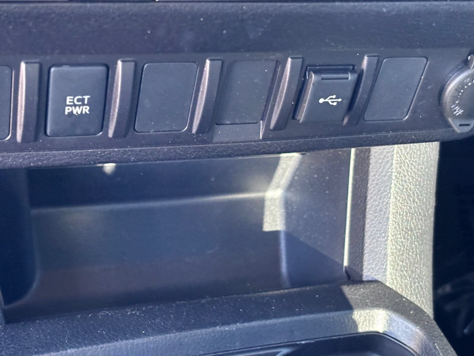 Used 2021 Toyota Tacoma SR5 AWD/4WD image 31