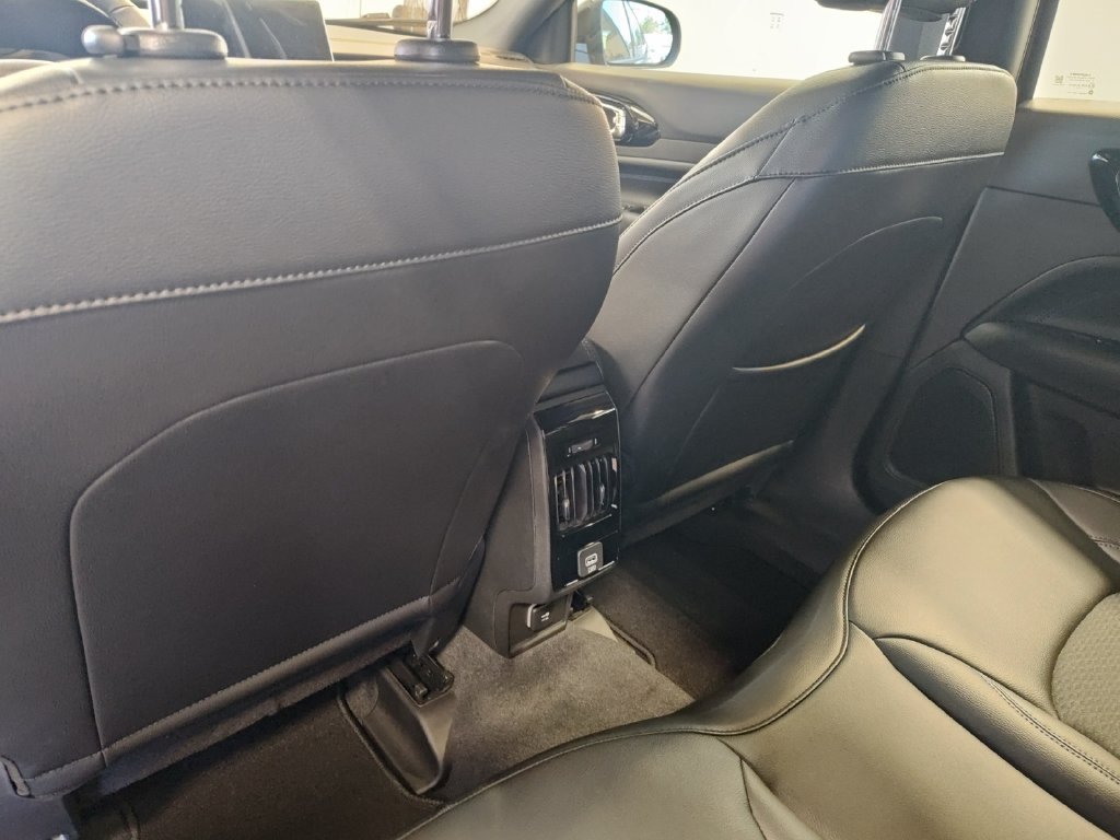 New 2026 Jeep Compass Latitude AWD/4WD image 27