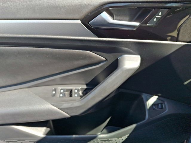Used 2020 Volkswagen Jetta SE FWD image 16