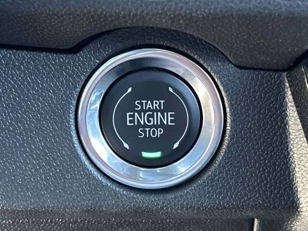 Used 2026 Chevrolet Traverse High Country FWD image 17