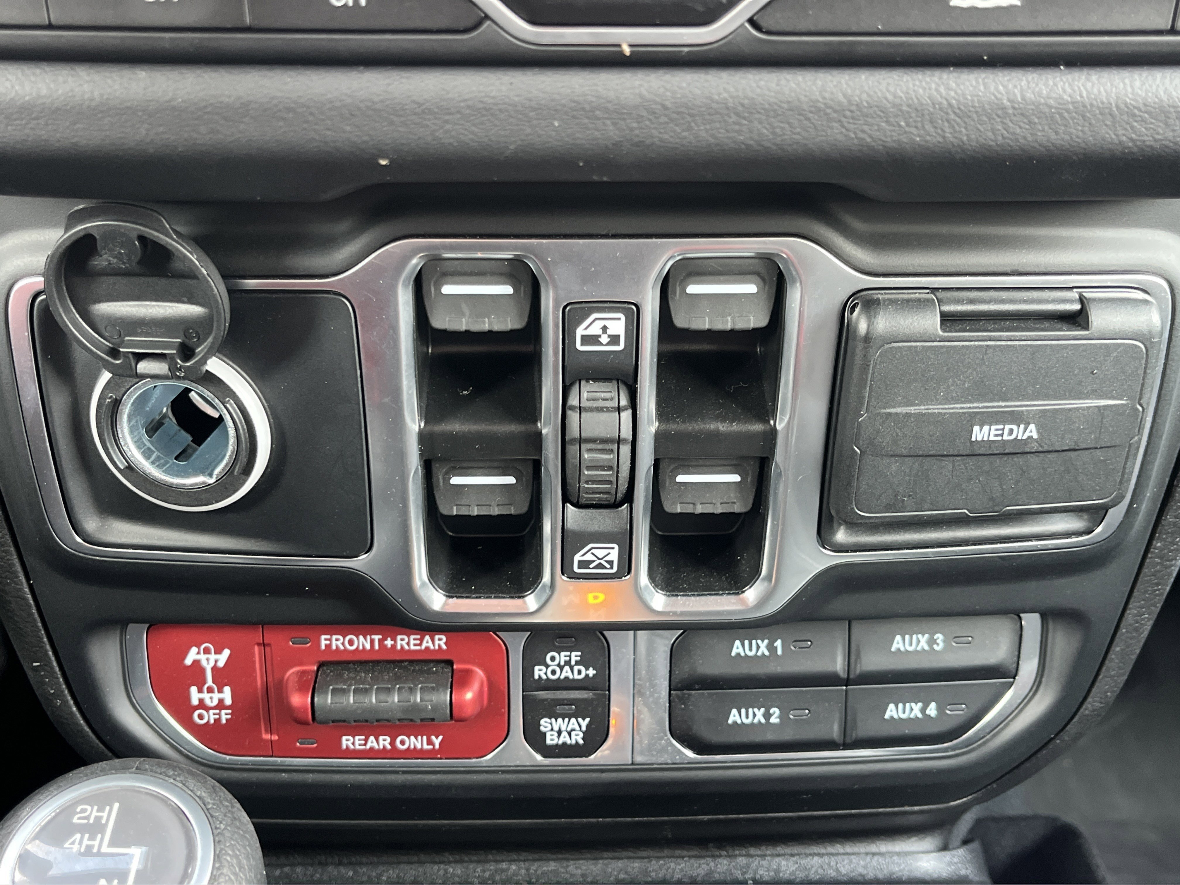 Used 2024 Jeep Wrangler Unlimited Rubicon w/ XTREMEE 35" Tire Package image 7