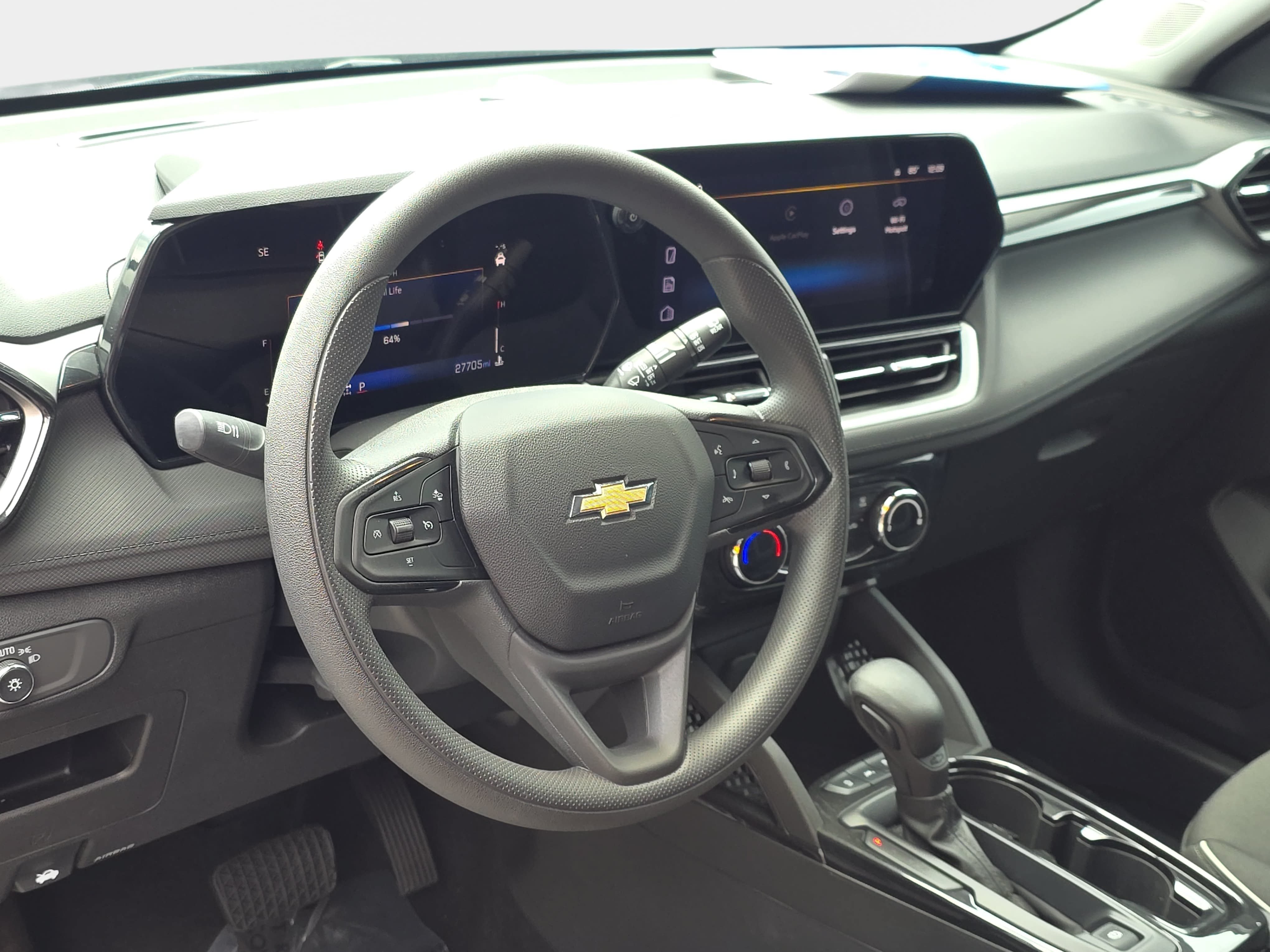 Used 2025 Chevrolet TrailBlazer LT AWD/4WD image 13