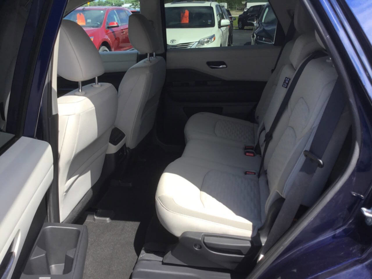 Used 2022 Nissan Pathfinder SV image 4