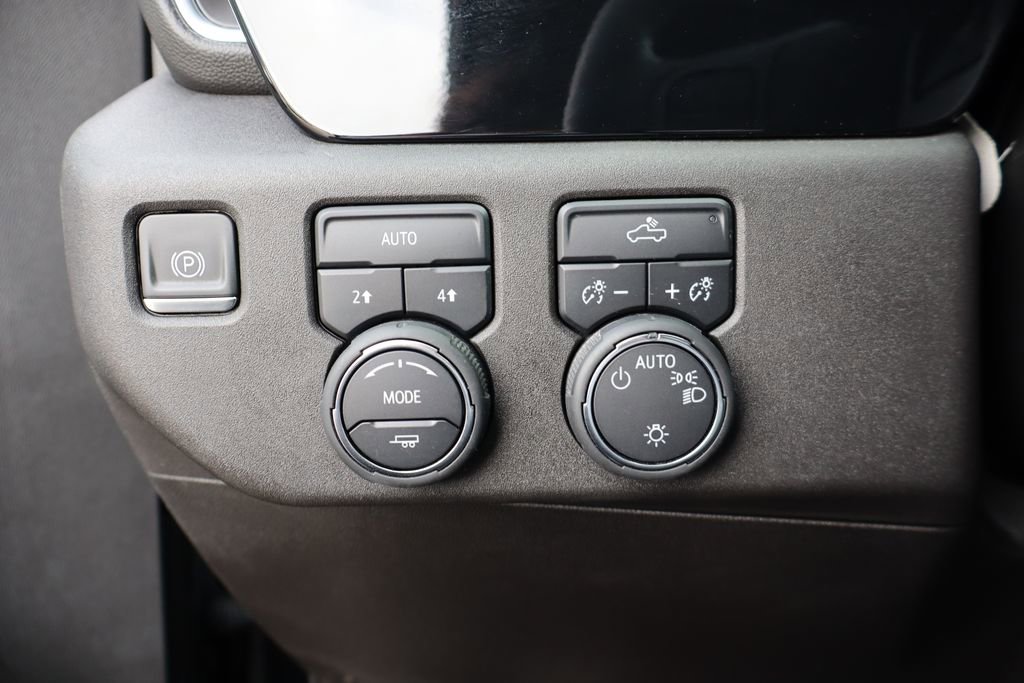 Used 2024 Chevrolet Silverado 1500 LT image 13