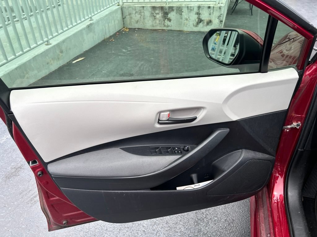 Used 2022 Toyota Corolla LE FWD image 9